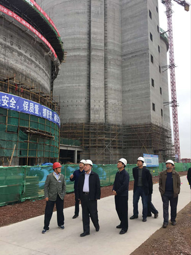 陜煤集團總經理助理、建設集團聯合黨委書記、董事長寧興剛一行中秋節深入天工公司土建第二項目部走訪慰問