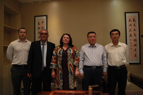 塔吉克斯坦自貿區(qū)阿斯蘭別克主席來我公司座談交流