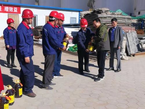 贠公法深入榆北小保當礦施工一線慰問指導工作