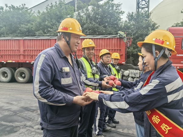 陜煤建設洗選煤運營公司開展“溫馨父親節，協管囑安全”活動