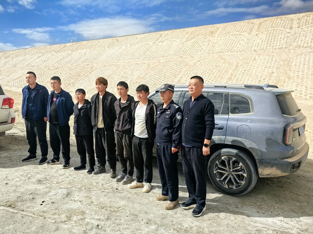 陜煤建設天工公司：與時間賽跑，6小時上演生死戈壁灘救援