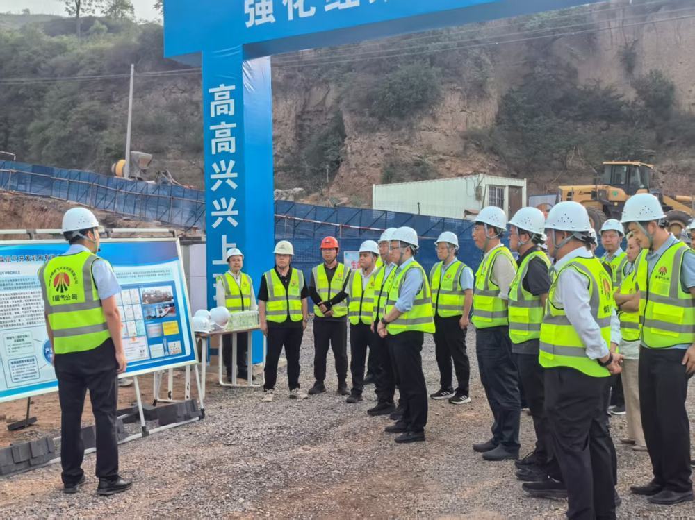 國家能源局煤炭司瓦斯辦主任陳磊一行深入王峰煤礦瓦斯綜合治理項目現場檢查