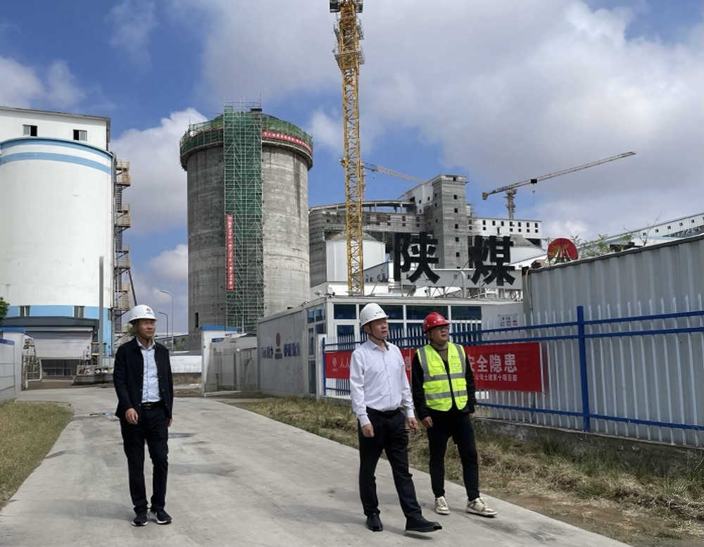 陜西小保當礦業有限公司副總經理劉朕中一行深入天工公司基層項目開展端午節安全專項檢查