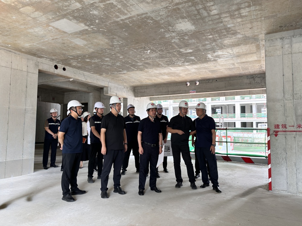 陜煤實業集團黨委書記、董事長、總經理胡守平深入天工公司基層項目檢查指導