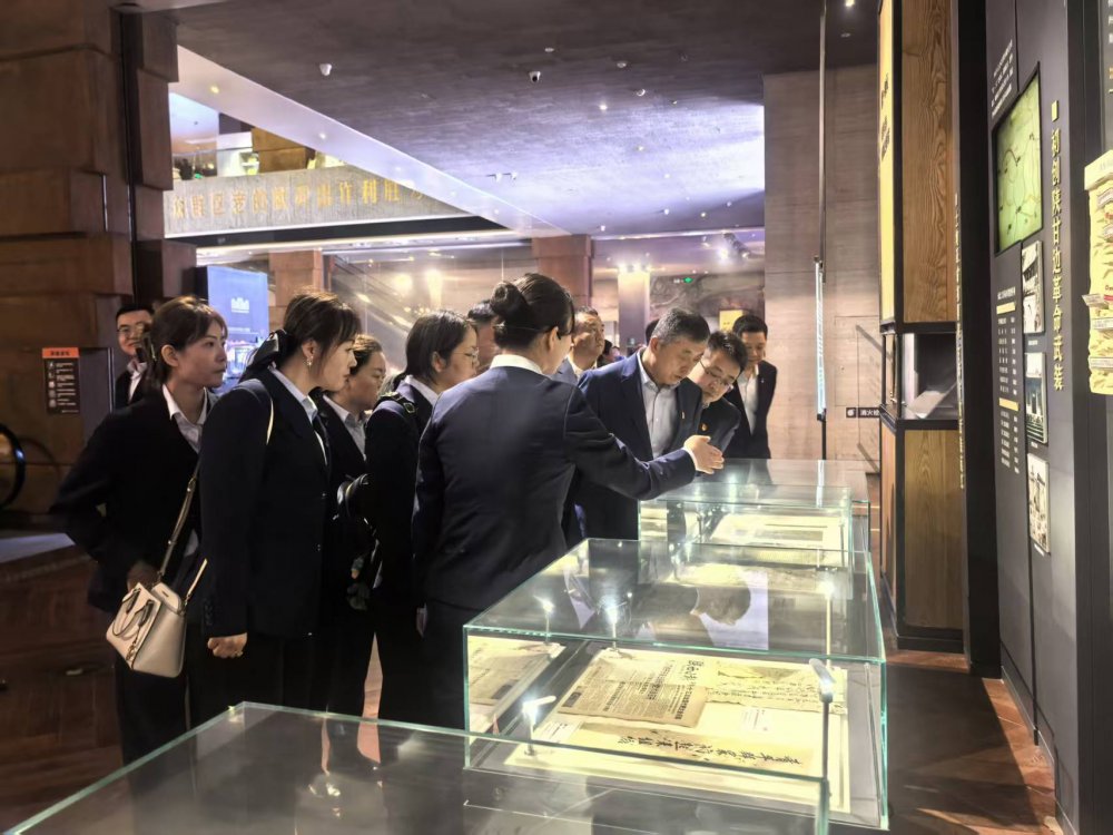 陜煤建設物資設備管理黨支部開展“緬懷革命英烈,傳承紅色基因”主題黨日活動